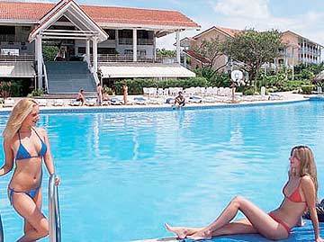 Barcelo Playa Langosta Hotel ตามารินโด ภายนอก รูปภาพ